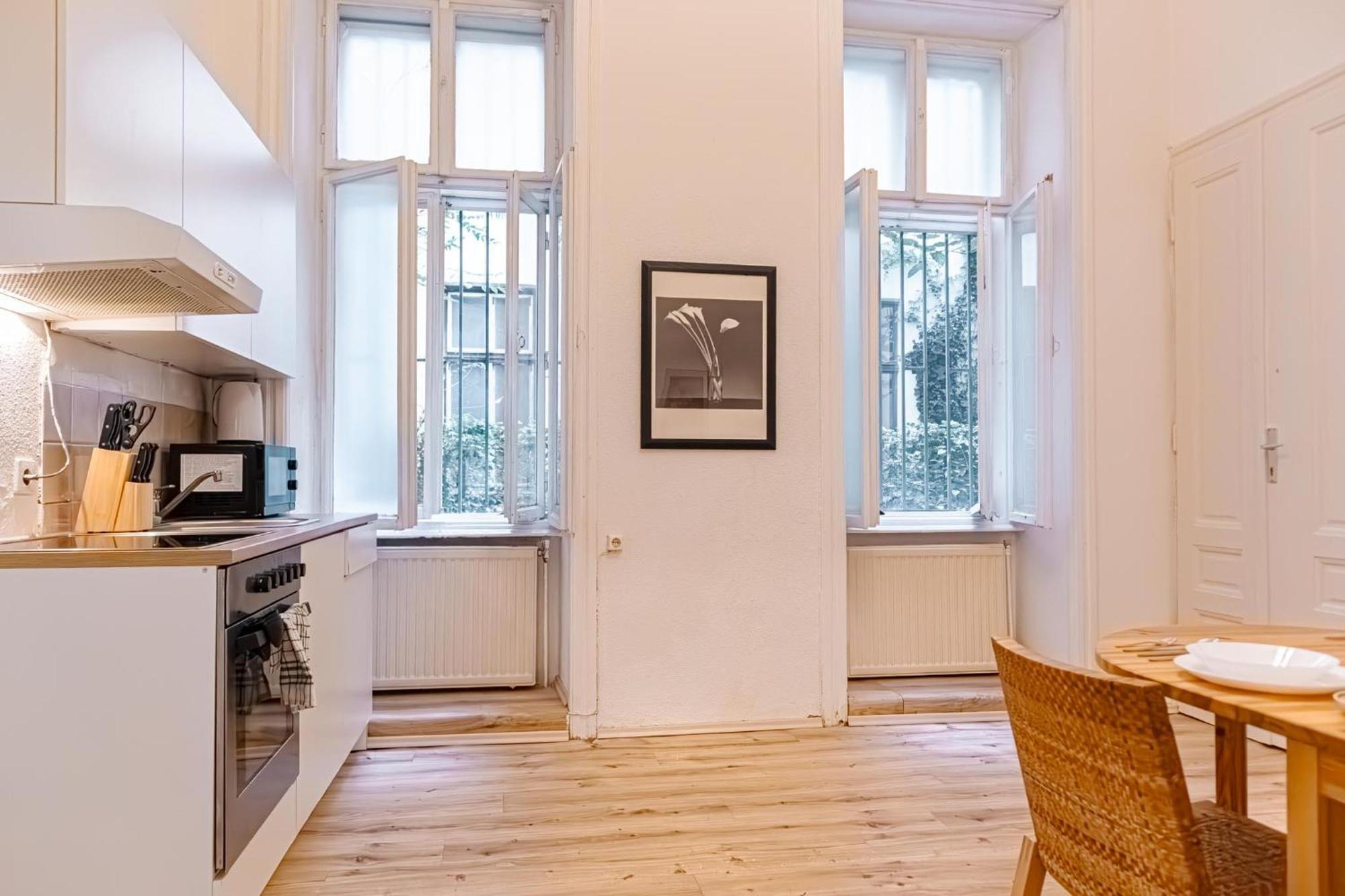 Chic Apartment - Very Central And Well Connected Wien Exteriör bild
